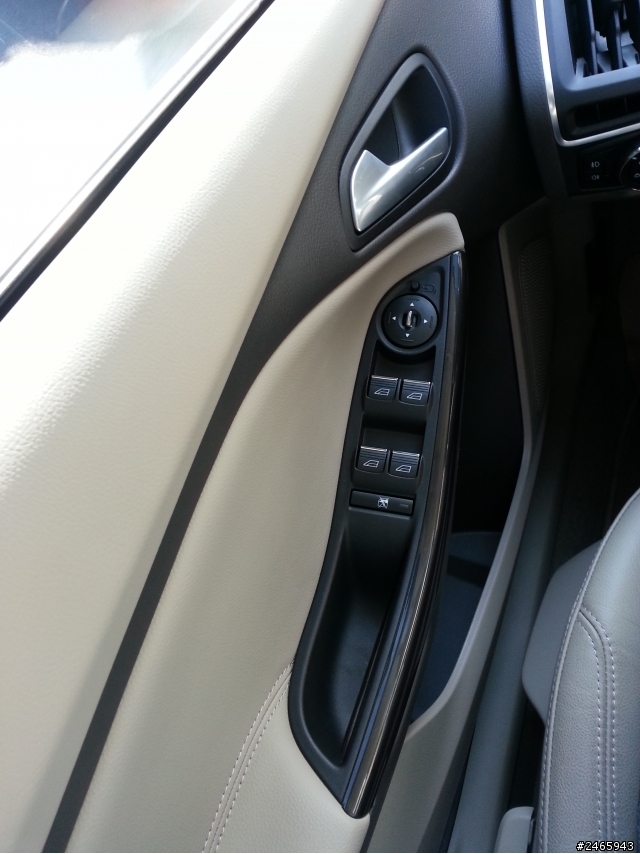 FORD FOCUS 24小時免費開回家之數碼天空