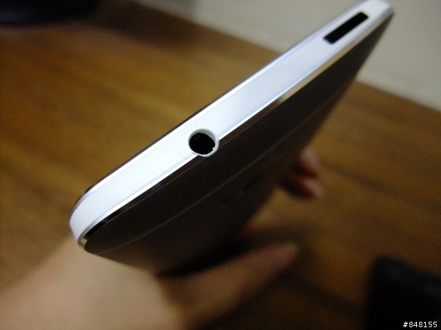 HTC Butterfly蝴蝶 V.S New one新一