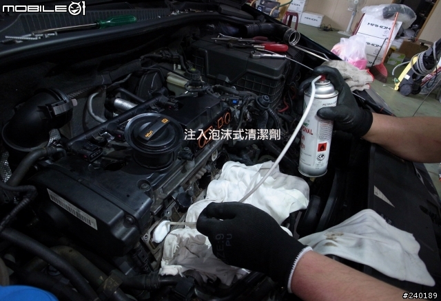 (分享)GOLF V GTI 12萬定保之節氣門,岐管,汽門及燃燒室清洗
