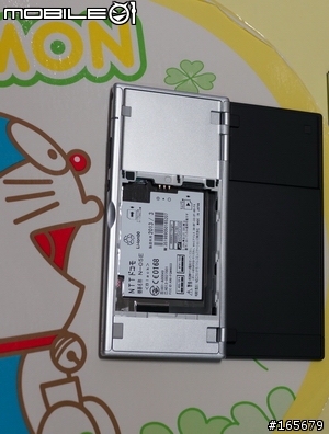 雙屏幕橫開設計docomo N-05E (MEDIAS W) by NEC CASIO討論專貼N05E