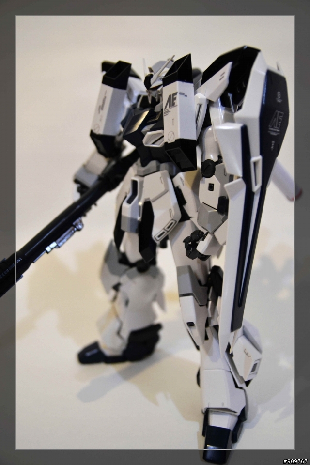 AE二社 MG RX-95"Sapphire"(原石完成型態)