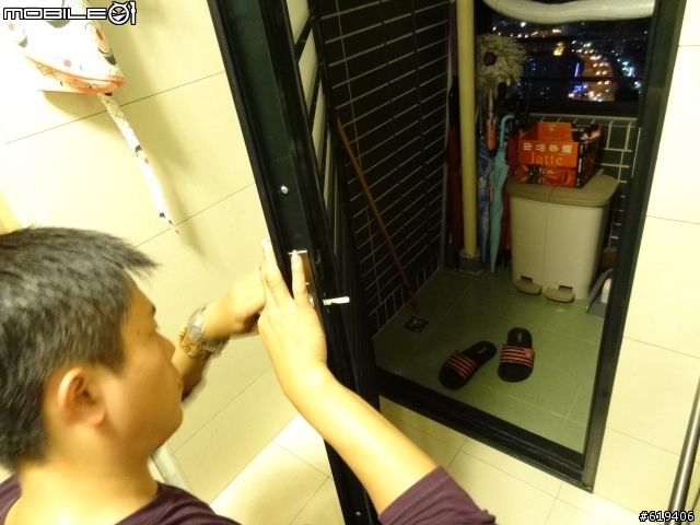 <<真的好無言>>---鎖壞了,無力,板橋外型像鄰家男孩的鎖匠來處理了