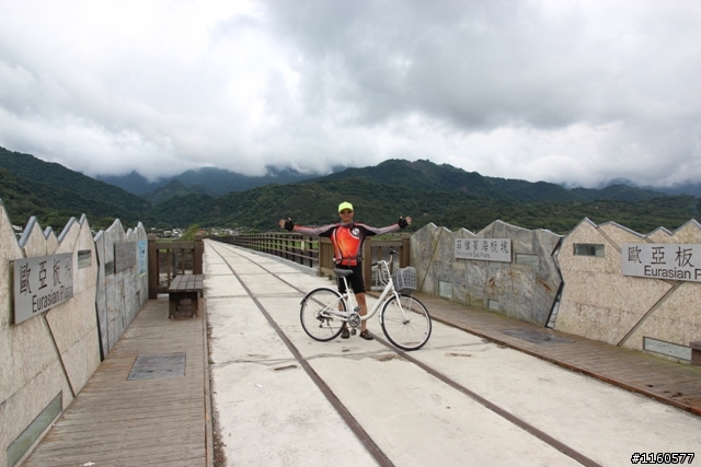 騎 跨「地 球 板 塊 」-- 玉 富 自 行 車 道