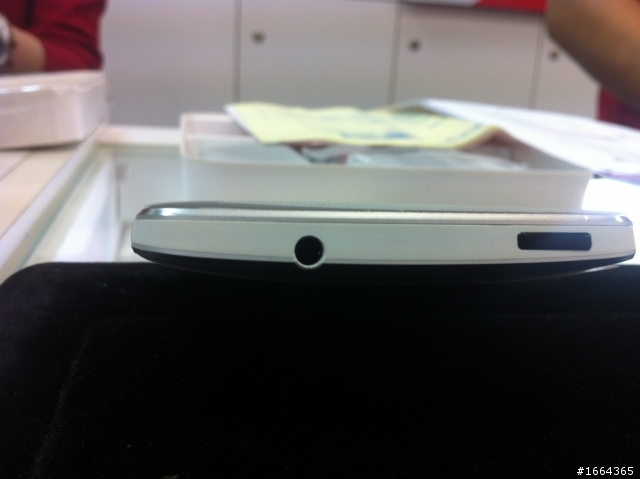 HTC 蝴蝶機與NEW ONE 的購買過程