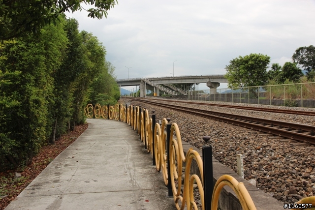 騎 跨「地 球 板 塊 」-- 玉 富 自 行 車 道