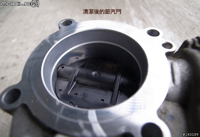 (分享)GOLF V GTI 12萬定保之節氣門,岐管,汽門及燃燒室清洗