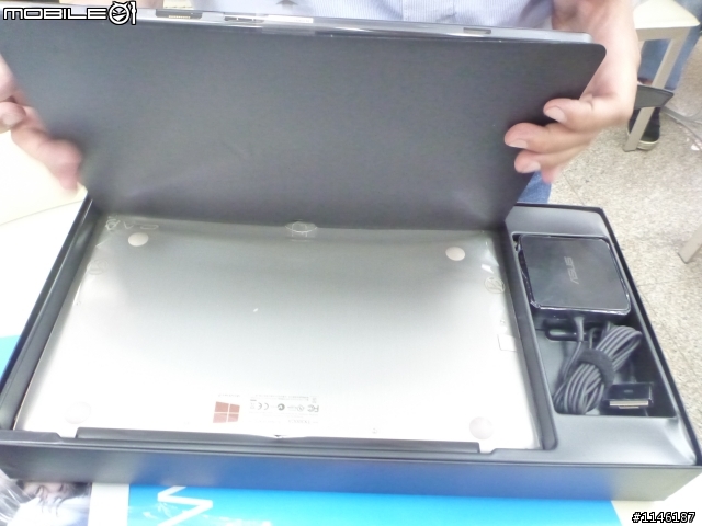 華碩變形筆電 ASUS Transformer TX300 i7 開箱文+不專業評測+小技巧