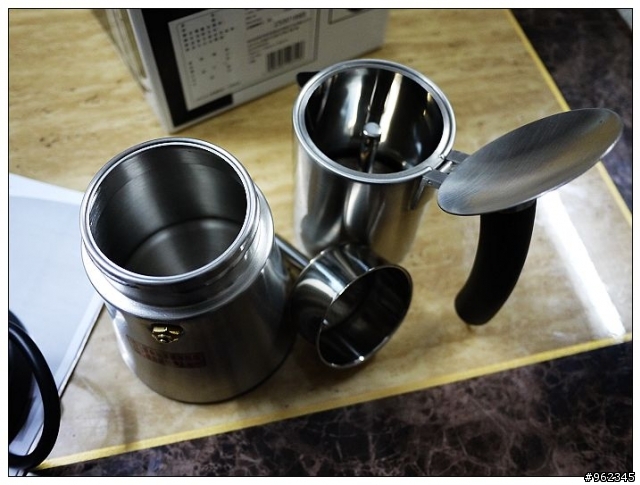 懶人必備--Electrolux伊萊克斯MCM100T電動摩卡壺