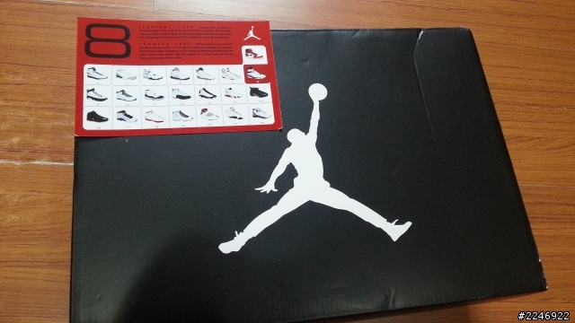 開箱~ AIR JORDAN 2013 RETRO 8 BUGS BUNNY 小時候夢想 part III