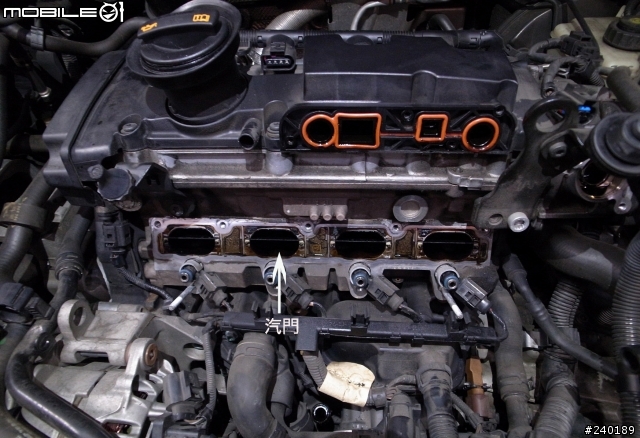 (分享)GOLF V GTI 12萬定保之節氣門,岐管,汽門及燃燒室清洗
