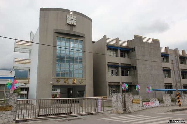 騎 跨「地 球 板 塊 」-- 玉 富 自 行 車 道