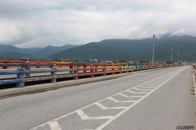 騎 跨「地 球 板 塊 」-- 玉 富 自 行 車 道
