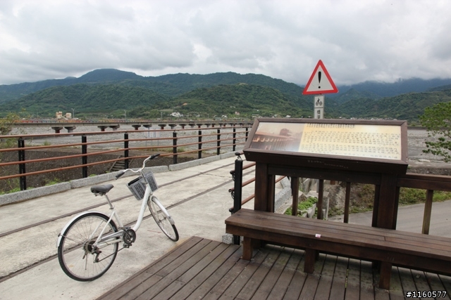 騎 跨「地 球 板 塊 」-- 玉 富 自 行 車 道