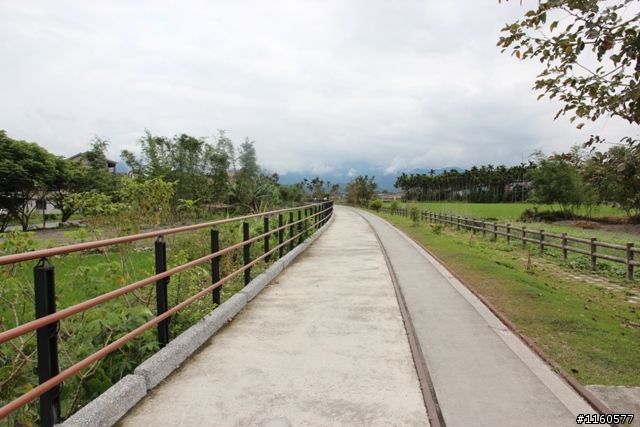 騎 跨「地 球 板 塊 」-- 玉 富 自 行 車 道