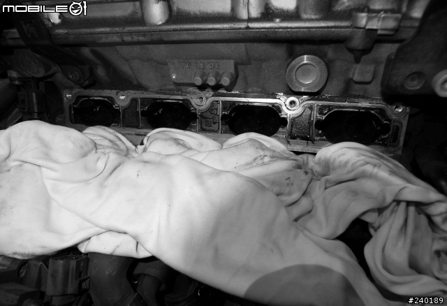 (分享)GOLF V GTI 12萬定保之節氣門,岐管,汽門及燃燒室清洗