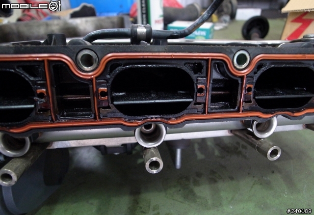 (分享)GOLF V GTI 12萬定保之節氣門,岐管,汽門及燃燒室清洗