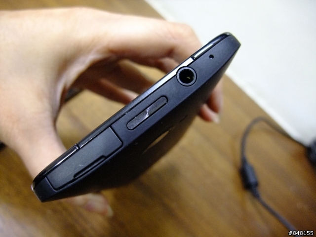 HTC Butterfly蝴蝶 V.S New one新一