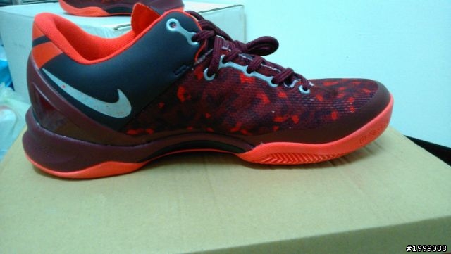 幫我看這雙KOBE 8的真偽