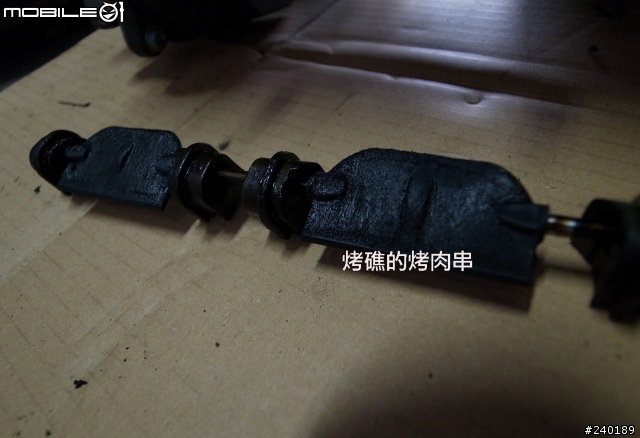 (分享)GOLF V GTI 12萬定保之節氣門,岐管,汽門及燃燒室清洗