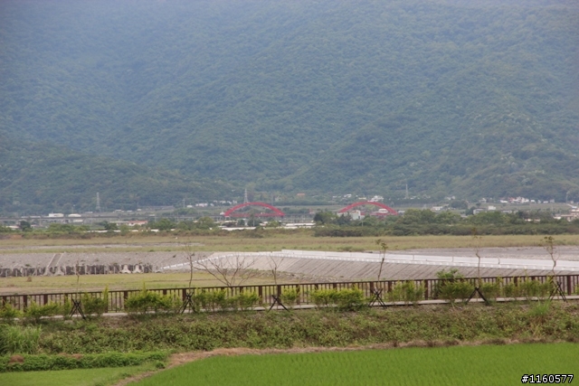 騎 跨「地 球 板 塊 」-- 玉 富 自 行 車 道