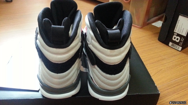開箱~ AIR JORDAN 2013 RETRO 8 BUGS BUNNY 小時候夢想 part III