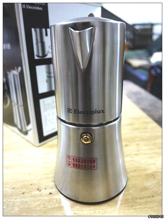 懶人必備--Electrolux伊萊克斯MCM100T電動摩卡壺