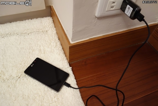 神秘的新機開箱文─史上最難唸的手機型號