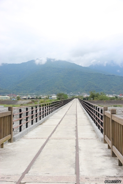 騎 跨「地 球 板 塊 」-- 玉 富 自 行 車 道
