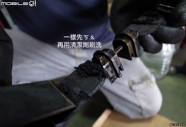 (分享)GOLF V GTI 12萬定保之節氣門,岐管,汽門及燃燒室清洗