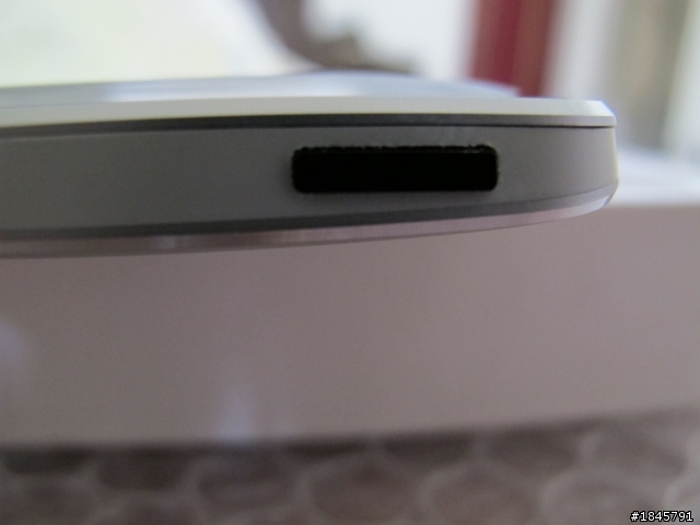 我的 HTC new one = =..