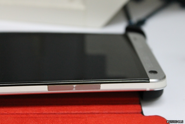 新入手的手機~New HTC One 銀色16G~簡易開箱文