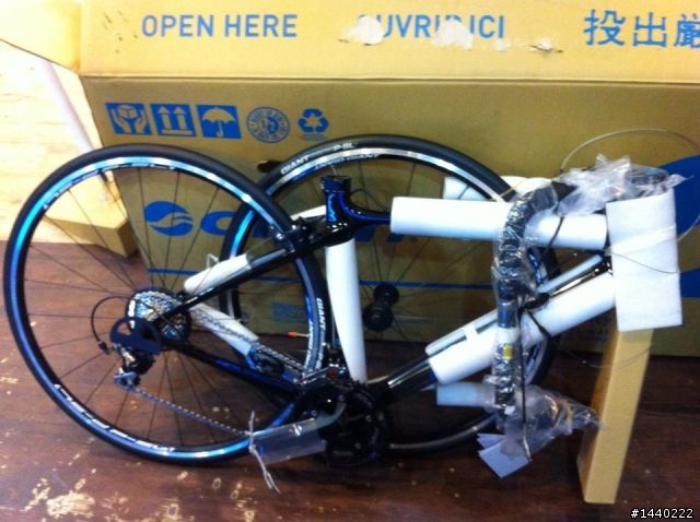 < 開箱 > GIANT 2013 TCR ADV2 人生第一台公路車入手~