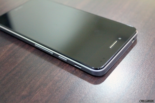 遲來的母親節禮物---Padfone infinity不專業(偷)開箱