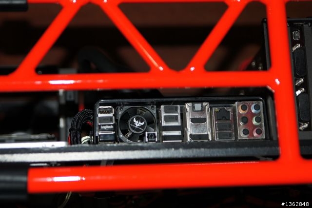 開放式露骨機殼 !! IN WIN D-Frame 機箱入手 / 新增背走線照片