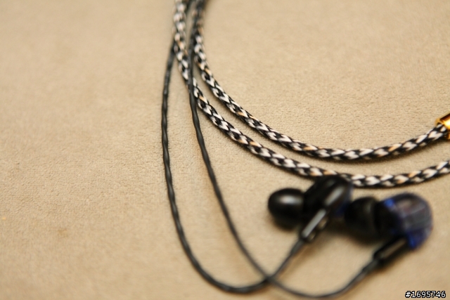 【純開箱】Westone UM3X RC 新包裝 + 管迷升級線QQ版(新增美圖)