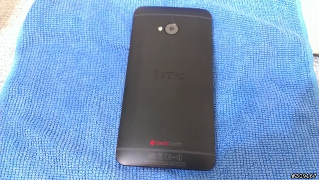 黑色 NEW hTC One 64g 到手 簡單開箱&心得