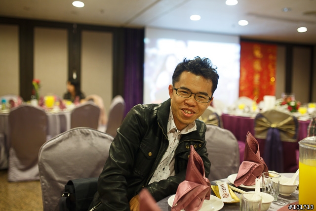 (已加添參考照片)想討論 5D3在室內黃微光下(餐廳 咖啡廳等)要怎麼後製出''相對''討喜的顏色?