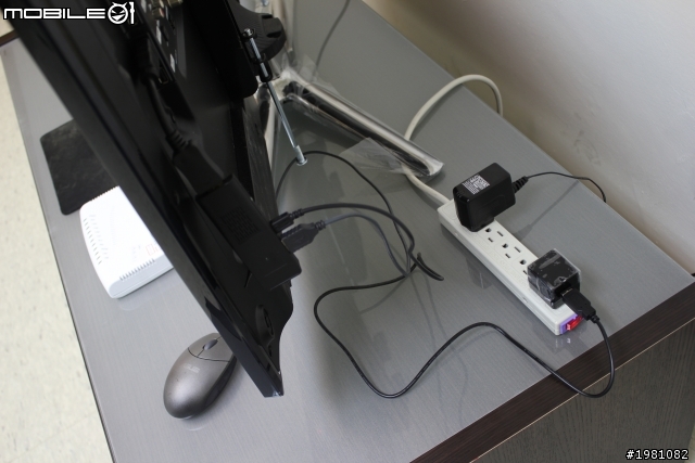 Smart TouchTV Dongle/ 迷你智慧型 “觸控” 連網電視棒,將一般電視變成Smart TV,盡情滑動您的電視 !!!(圖多)