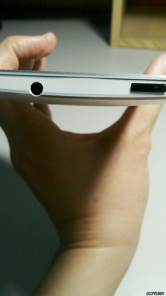 New HTC One 這樣的縫該換嗎?