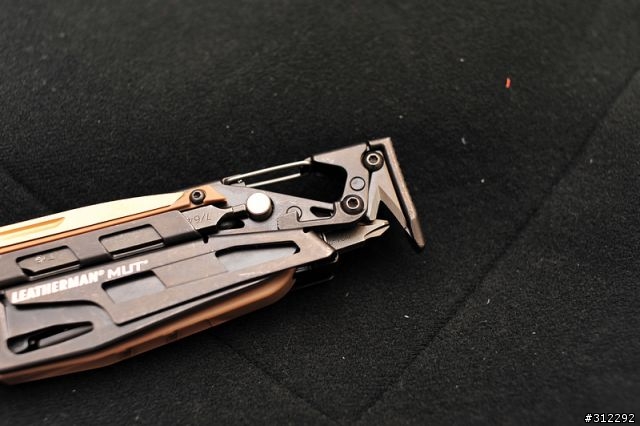 [開箱]Leatherman MUT 軍事工具鉗