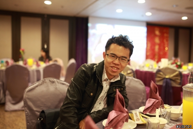 (已加添參考照片)想討論 5D3在室內黃微光下(餐廳 咖啡廳等)要怎麼後製出''相對''討喜的顏色?