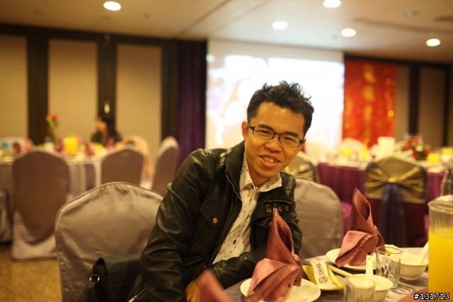 (已加添參考照片)想討論 5D3在室內黃微光下(餐廳 咖啡廳等)要怎麼後製出''相對''討喜的顏色?