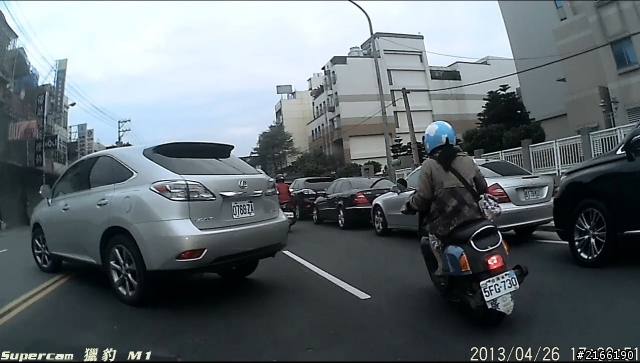 檢舉雙黃線迴轉 失敗....