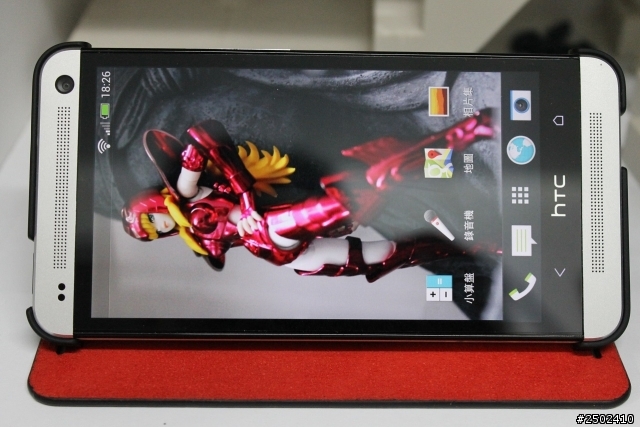 新入手的手機~New HTC One 銀色16G~簡易開箱文
