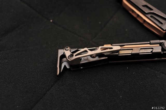 [開箱]Leatherman MUT 軍事工具鉗