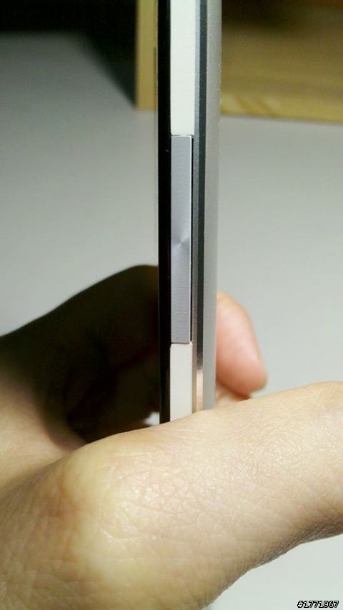 New HTC One 這樣的縫該換嗎?