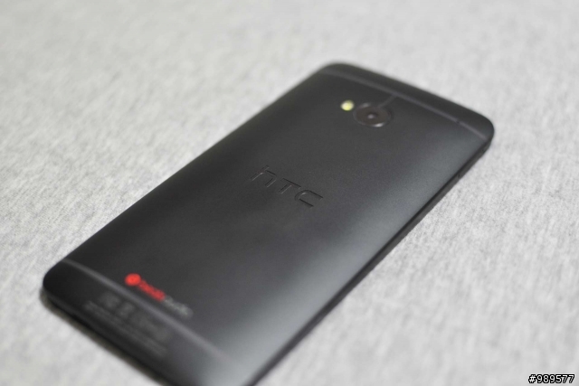 等了兩個月的手機~HTC New One Black 32G!!