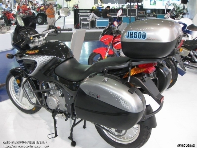 大陸新一代軍車--嘉陵Jh600大公雞--使用2000公里感受