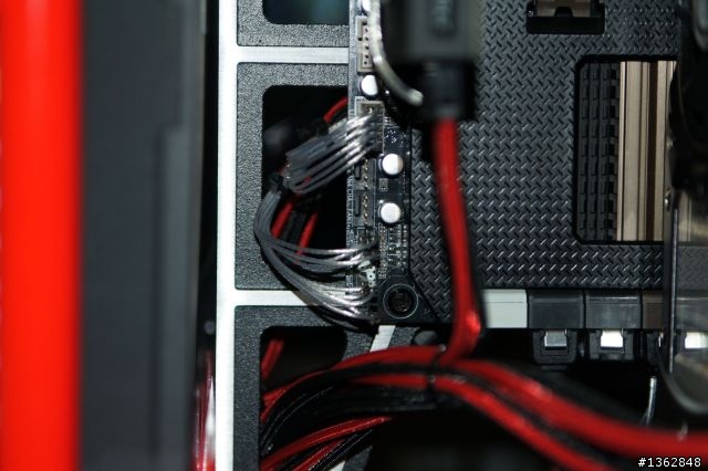 開放式露骨機殼 !! IN WIN D-Frame 機箱入手 / 新增背走線照片