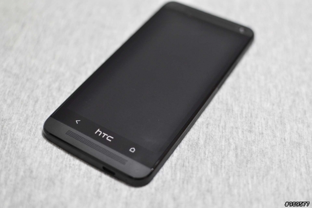 等了兩個月的手機~HTC New One Black 32G!!